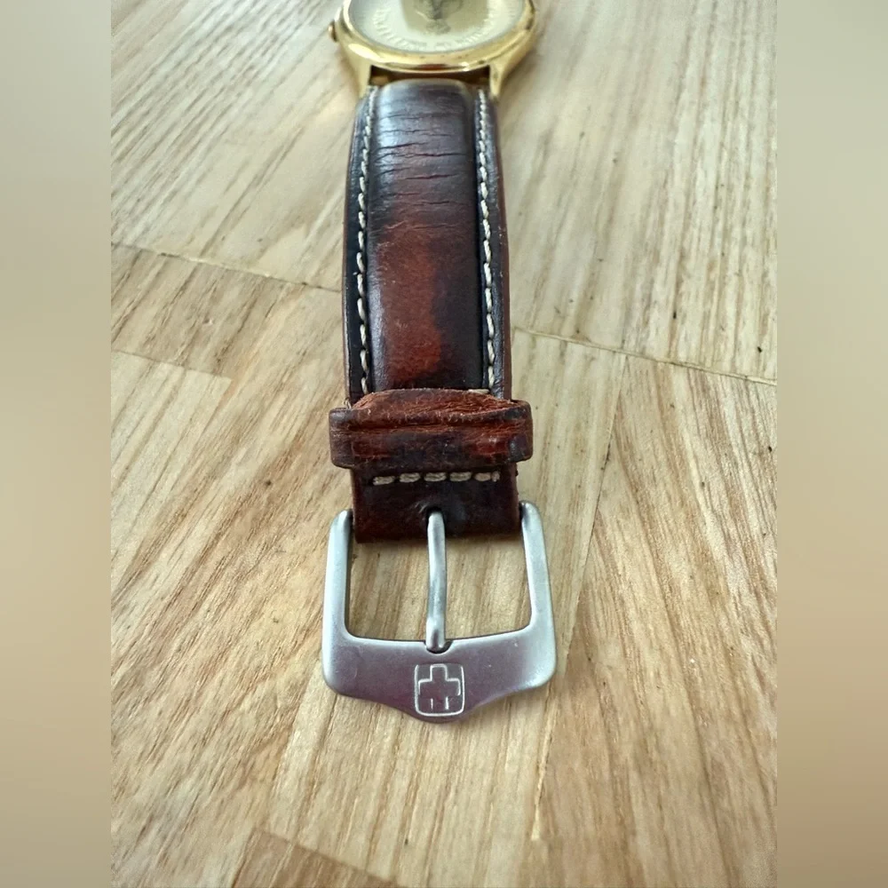 Wittnauer Sherwin Williams gold tone spectrum of excellence watch NEW BATTERY
